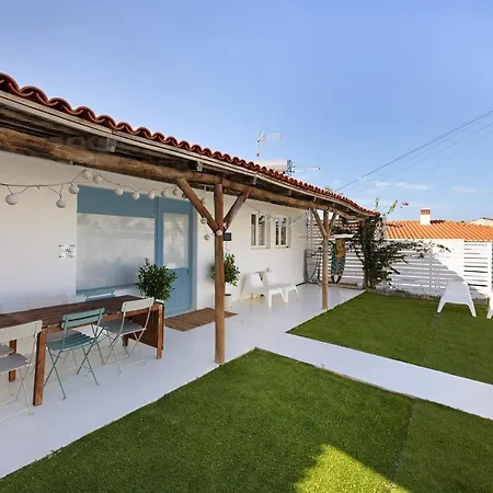 A Casa Dos Amigos Holiday home *